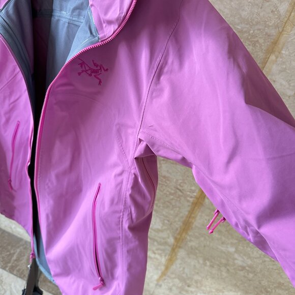 Arcteryx Beta Series Beta LT JacketHooded Hardshell Jacket, Size M - Picture 4 of 8